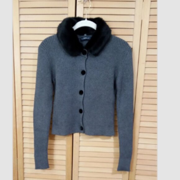 Zara Knit Gray Ribbed Cropped Cardigan With Removable Faux Fur Collar M - Picture 3 of 6